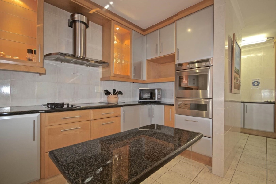 To Let 5 Bedroom Property for Rent in Sunset Beach Western Cape
